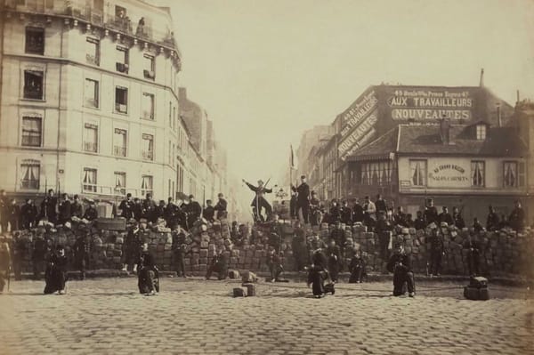 La Commune côté nuit